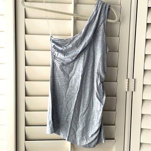 One shoulder Gap top